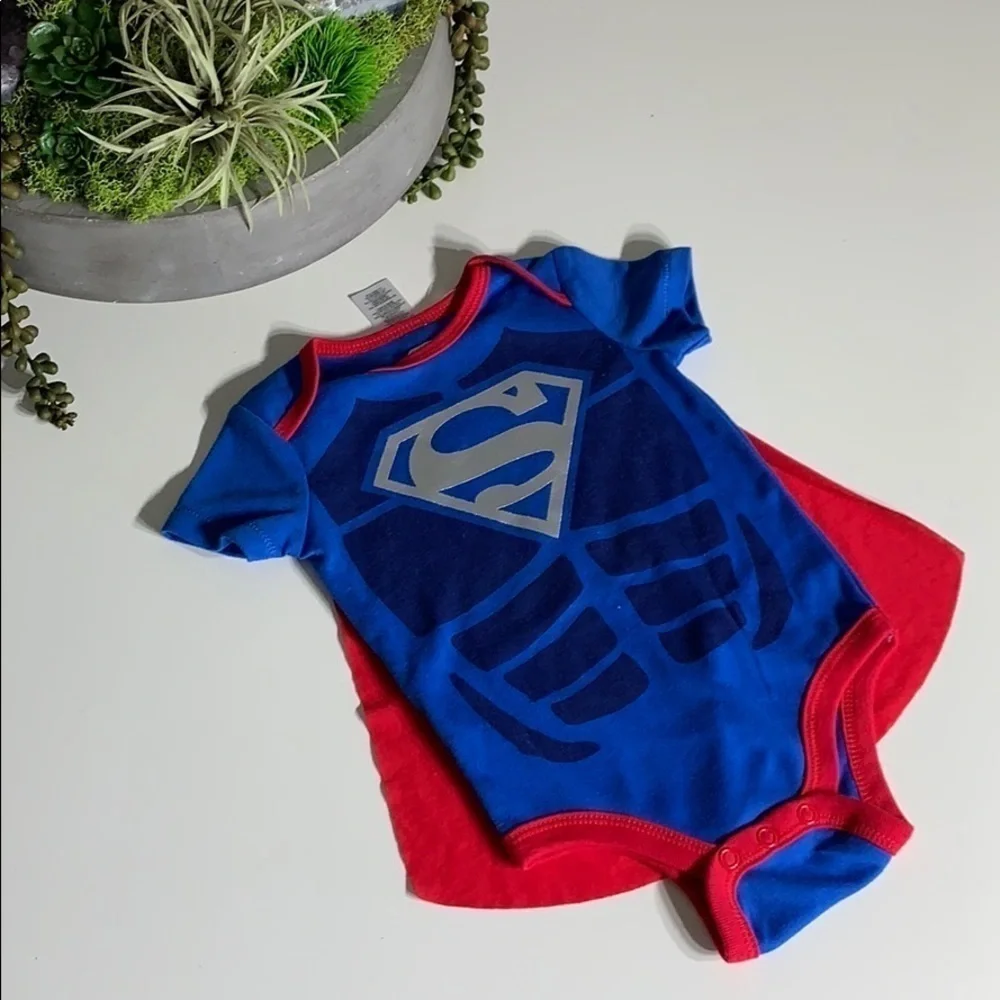 NWOT Superman Baby Onesie bodysuit attached cape